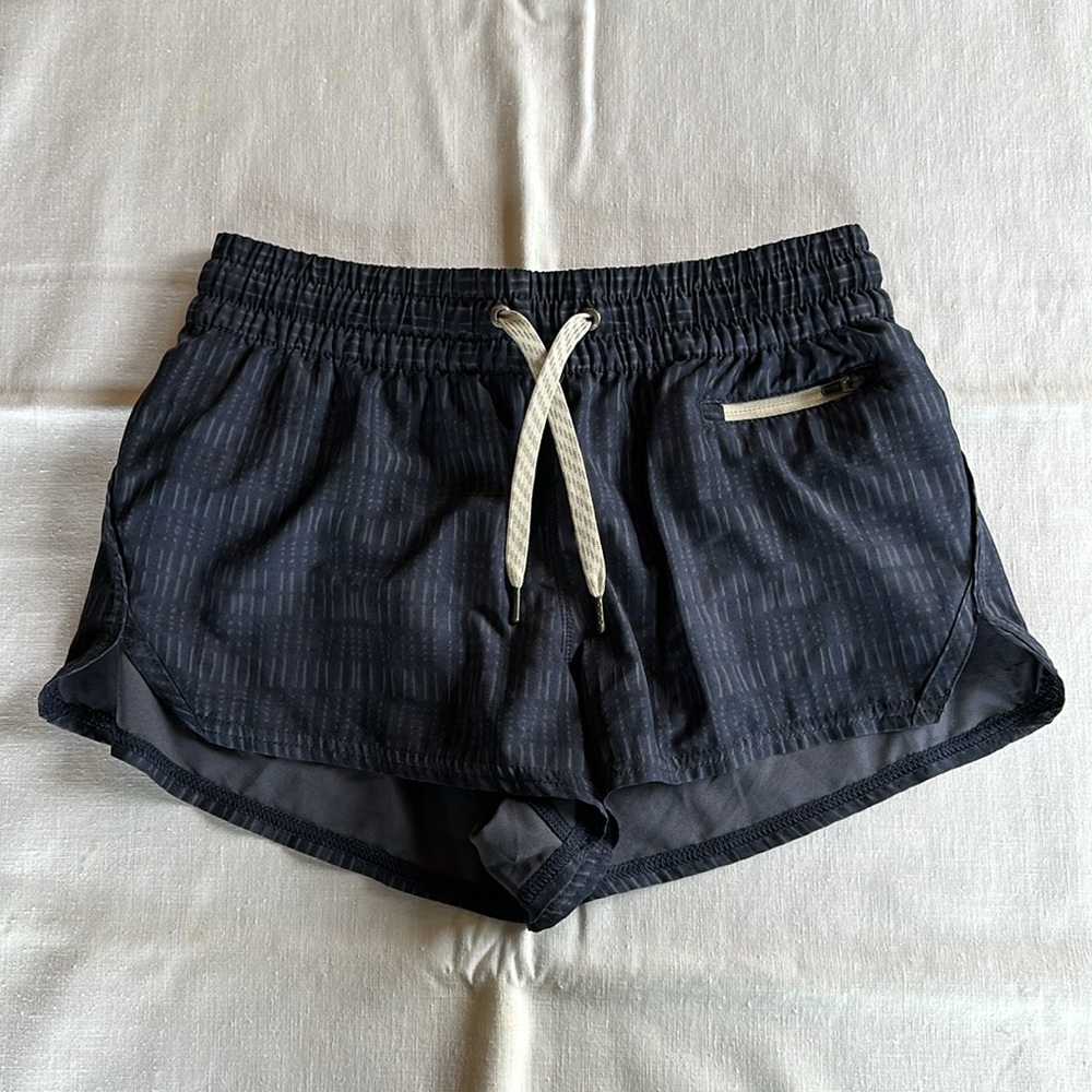 Vuori Clementine Shorts Navy Ink Shibori Grid Small